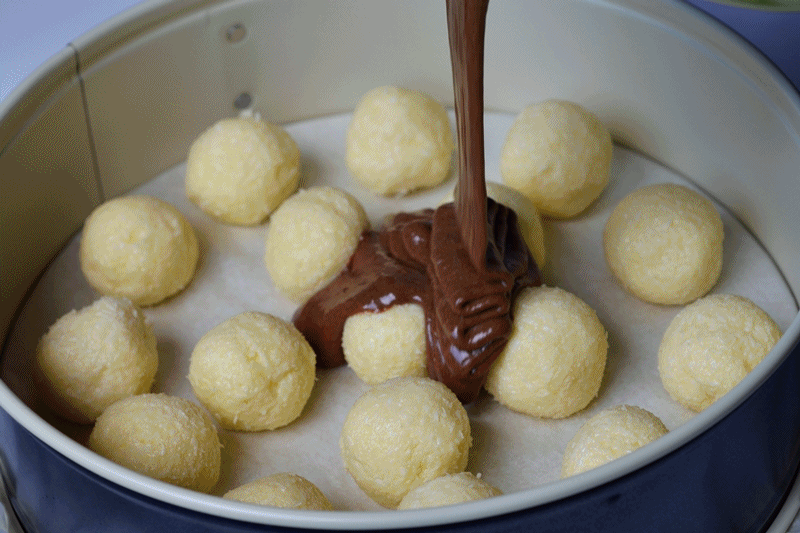 prajitura de ciocolata cu bile de cocos