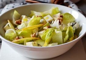 Salata de andive cu branza si nuci