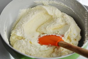 crema de mascarpone cu nuca de coco
