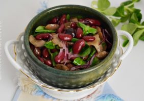 salata de fasole rosie cu ciuperci