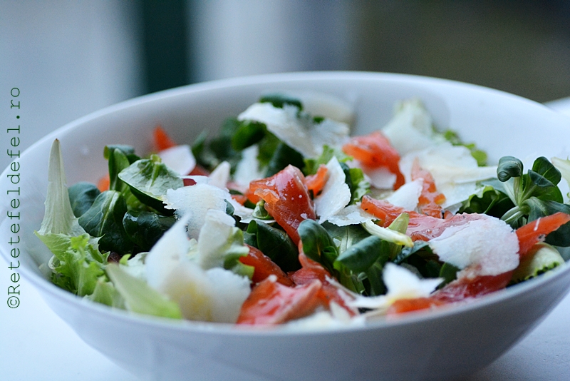 Salata verde cu somon