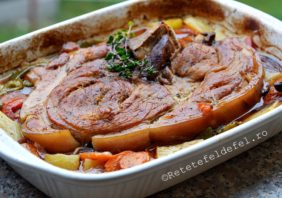 pulpa de porc cu legume la cuptor