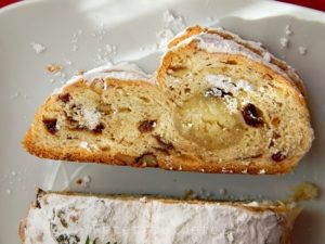 cozonac german cu fructe confiate si martipan