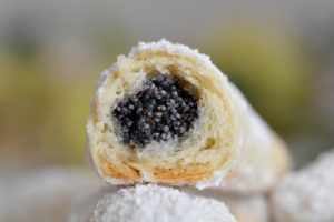 cornulete fragede cu mac