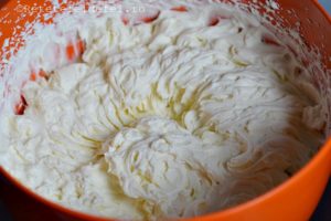 crema de mascarpone cu ciocolata alba