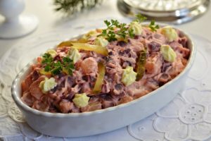 salata de sfecla rosie cu cartofi si maioneza