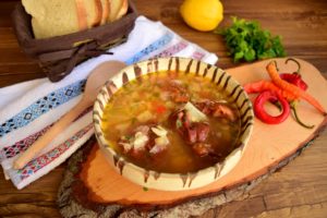 Ciorbă ardelenească de varză cu afumătură