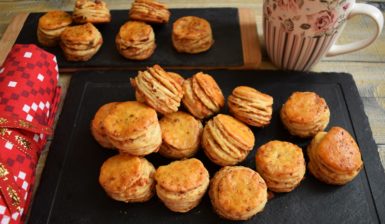 pogăcele cu jumări de porc