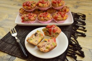 Brioșe cu ton și legume mexicane