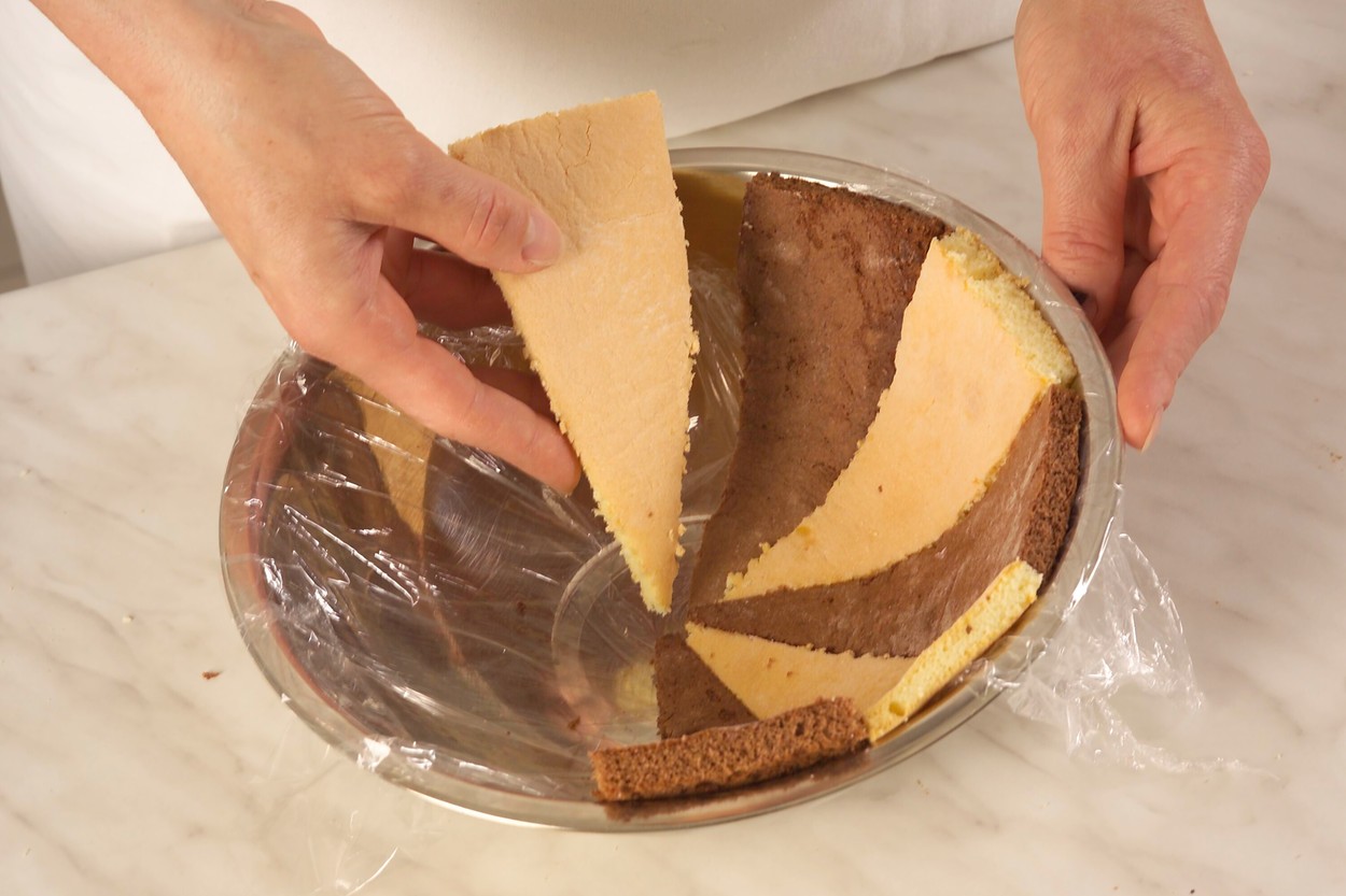 Asamblare blaturi pentru Tort Cupolă cu mousse de zmeură