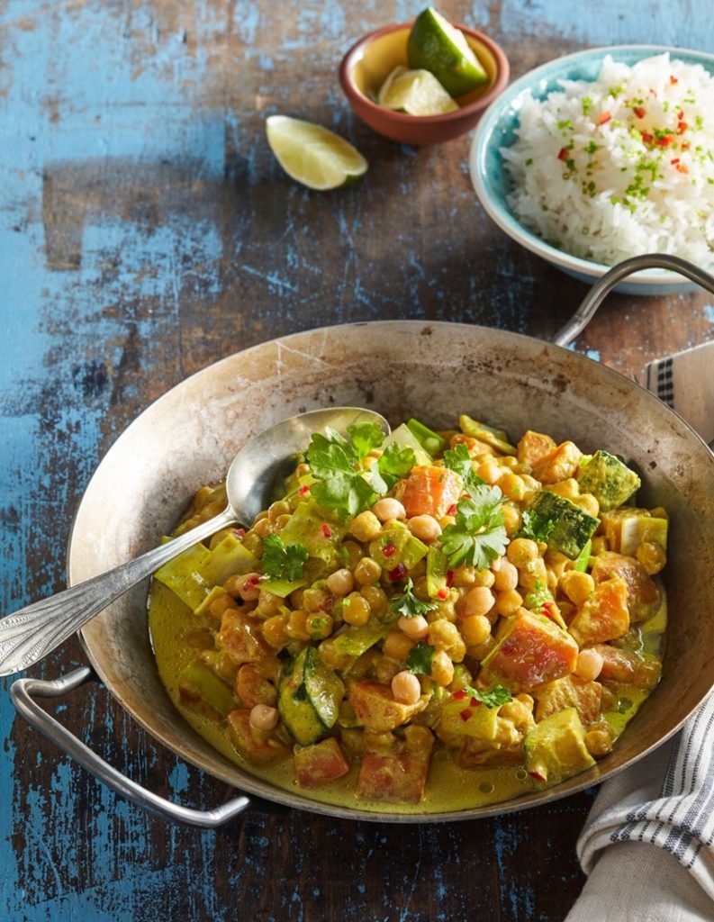 Tigaie de aluaminiu cu preparatul curry de năut cu legume