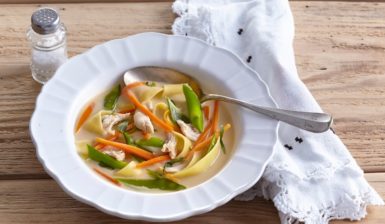 Porție de Supă de pui cu legume și paste