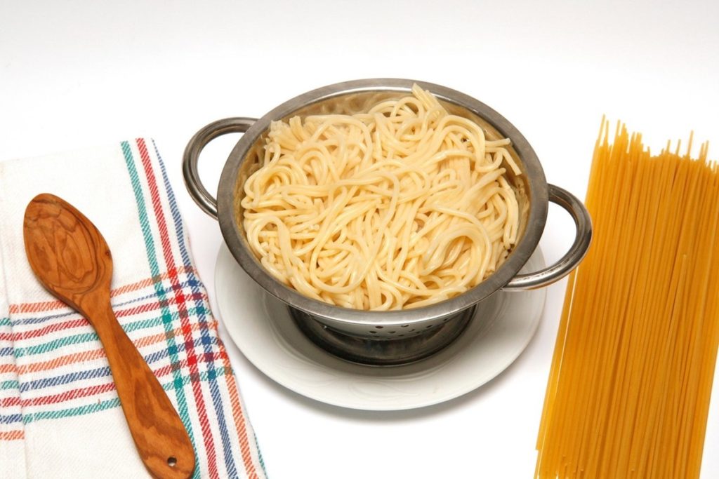 Spaghete fierte în oală