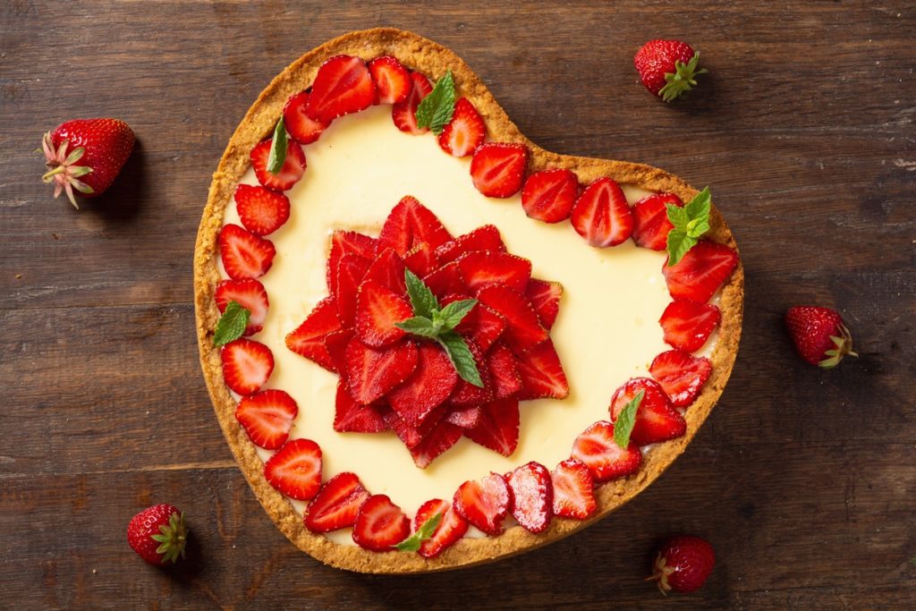 Cheesecake inimioară cu căpșuni