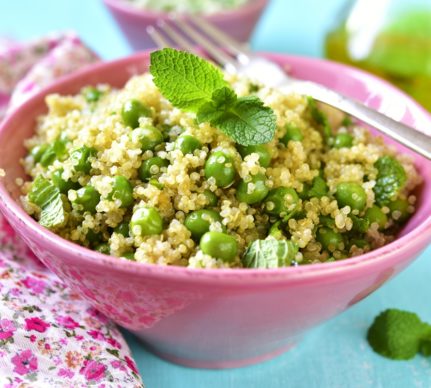 Salată de quinoa cu mazăre și mentă