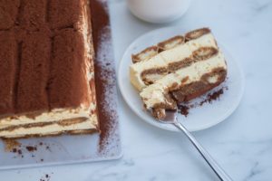 Porție de tort Tiramisu de înghețată