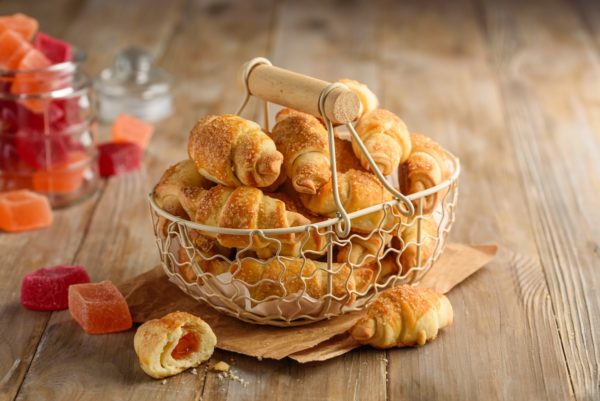 Cornulețe cu jeleu de fructe, gustoase și aromate - Rețete Fel de Fel