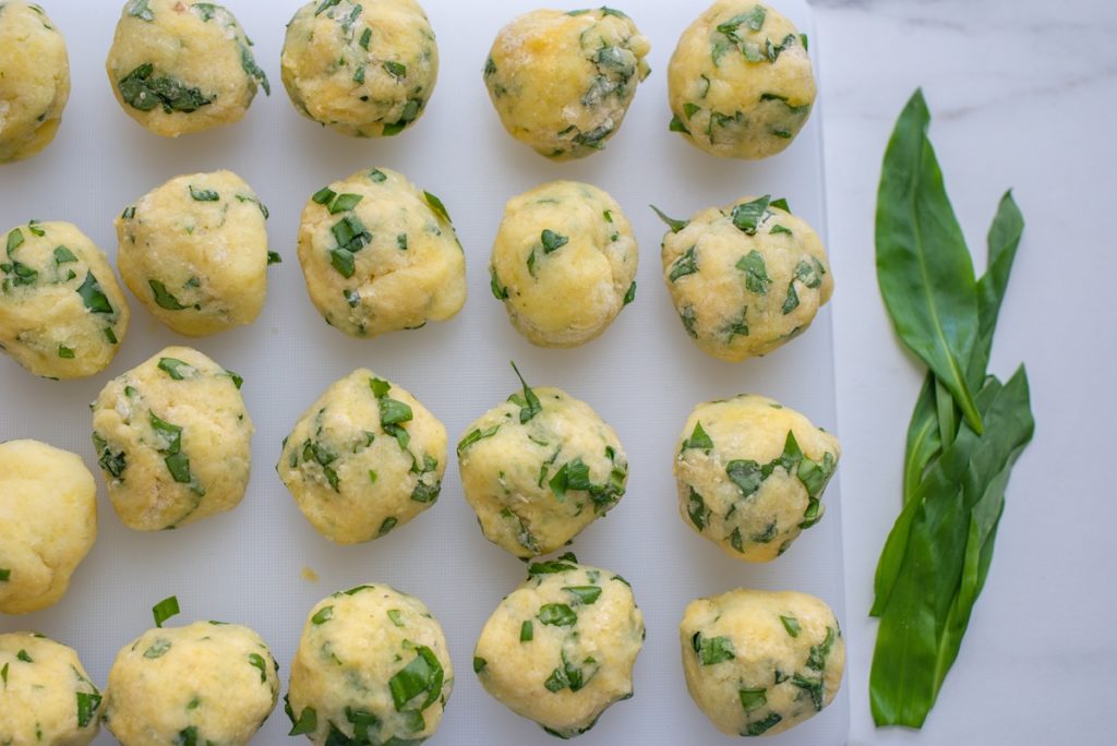 Găluște de cartofi cu leurdă