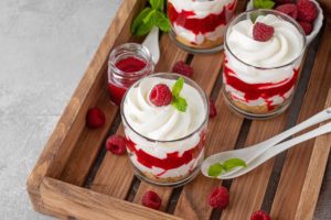 Trifles cu zmeură și cremă de brânză