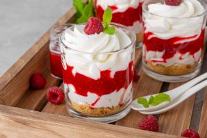 Trifles cu zmeură și cremă de brânză