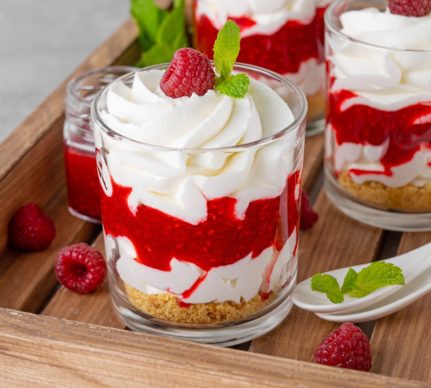 Trifles cu zmeură și cremă de brânză