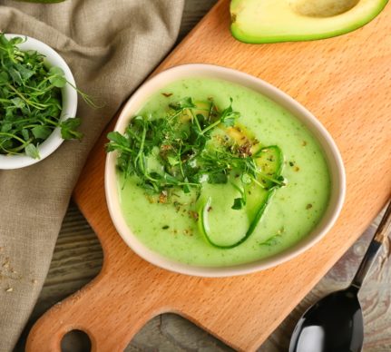 Gazpacho de avocado. Un preparat rece și sănătos
