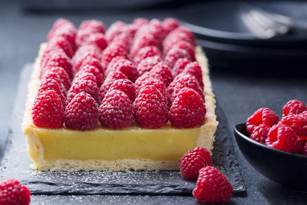 Tartă cu zmeură și cremă de lămâie