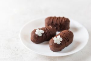 Cheesecake candy bar cu dovleac și glazură de ciocolată