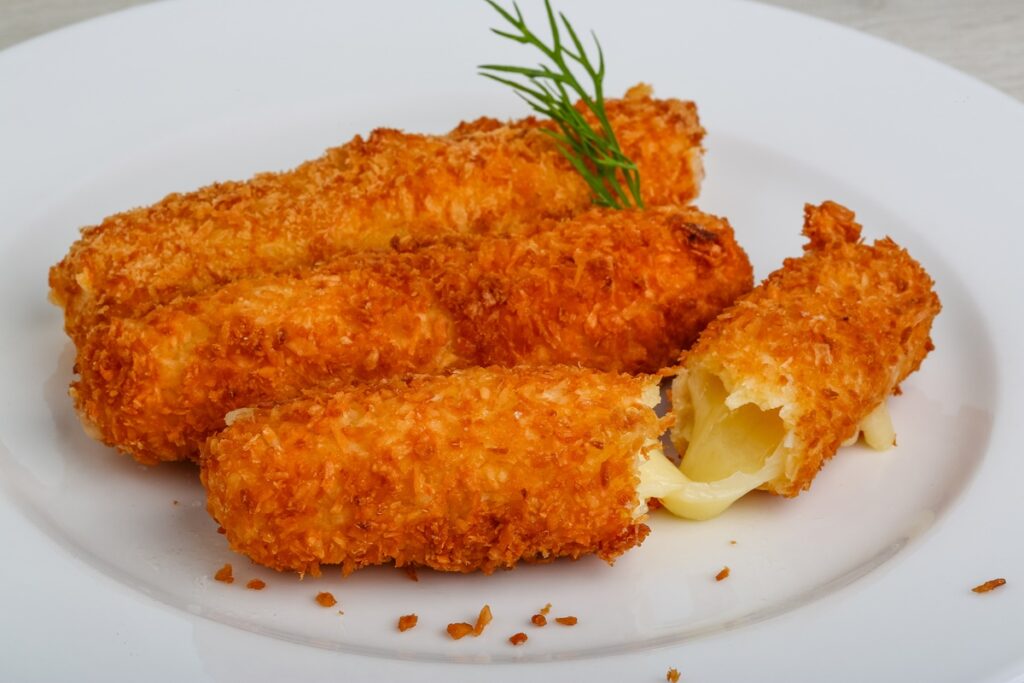 Mozzarella Sticks, unul secționat