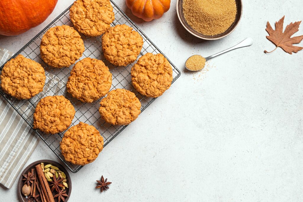 Biscuiți de toamnă cu dovleac și scorțișoară