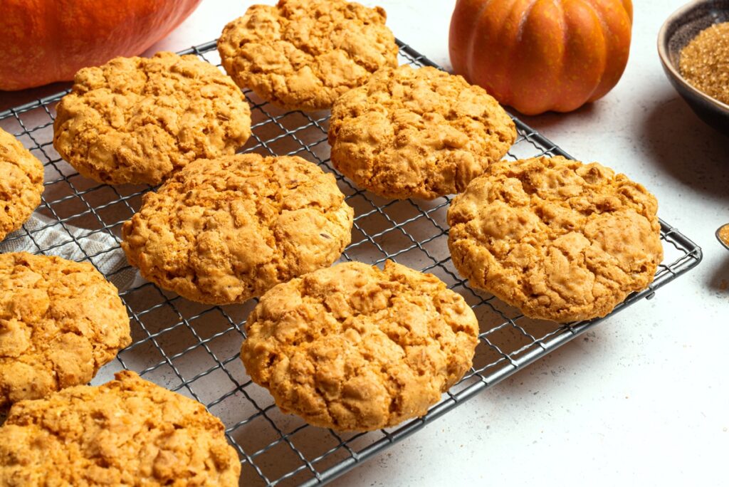 Biscuiți cu dovleac și scorțișoară pe un grătar