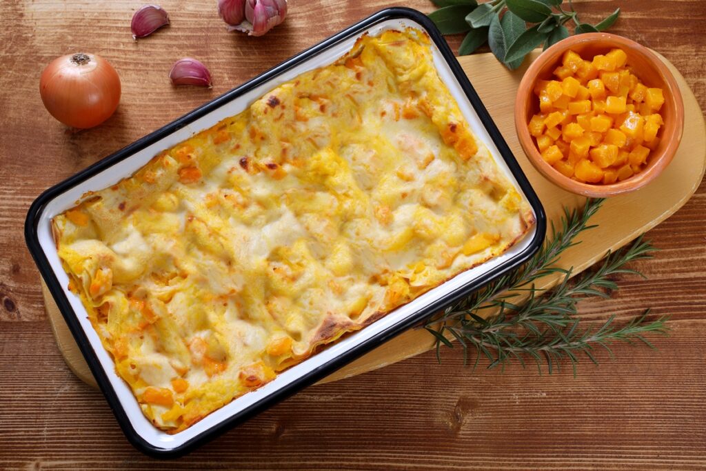 Lasagna cu ciuperci și dovleac în tava de copt