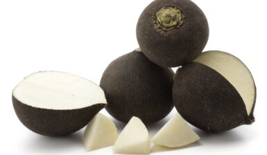 Beneficiile consumului de ridichi negre