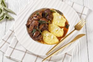 Ficăței de pui cu sos de soia și mămăliguță cu parmezan