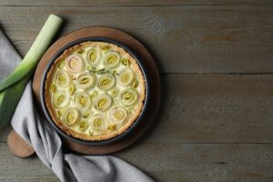 Tartă cu praz și brânză