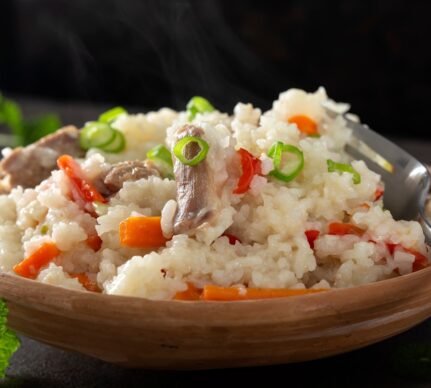 Pilaf cu pui și legume, cremos și intens aromat