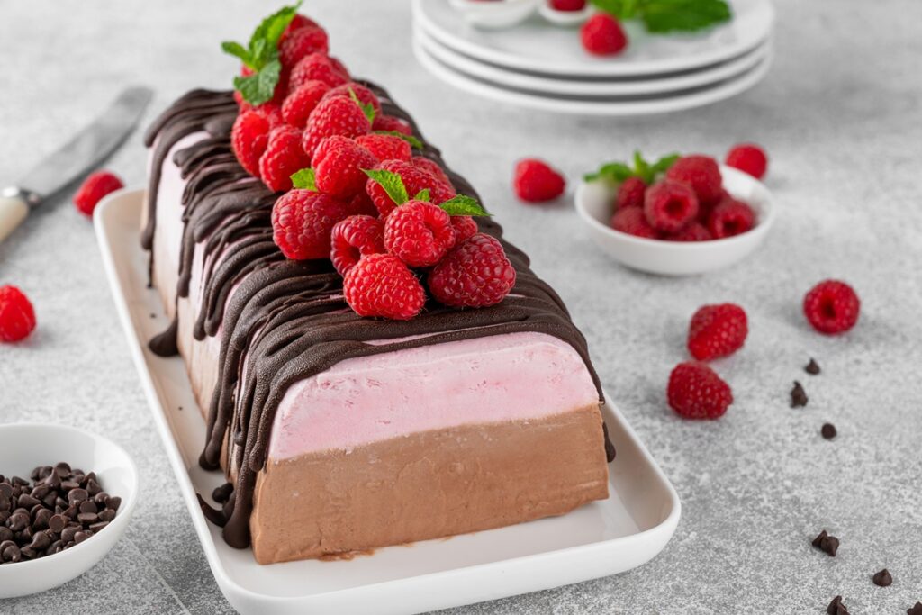 Semifreddo cu ciocolată și zmeură