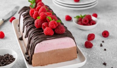 Semifreddo cu ciocolată și zmeură