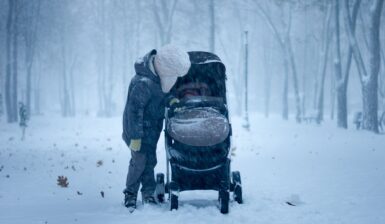 (P) Sac iarna carucior – accesoriul care face plimbările de iarnă mult mai simple și mai confortabile