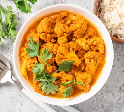 Curry de conopidă cu orez. Rețetă aromată și ușor de preparat