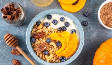 Granola cu iaurt și dovleac copt