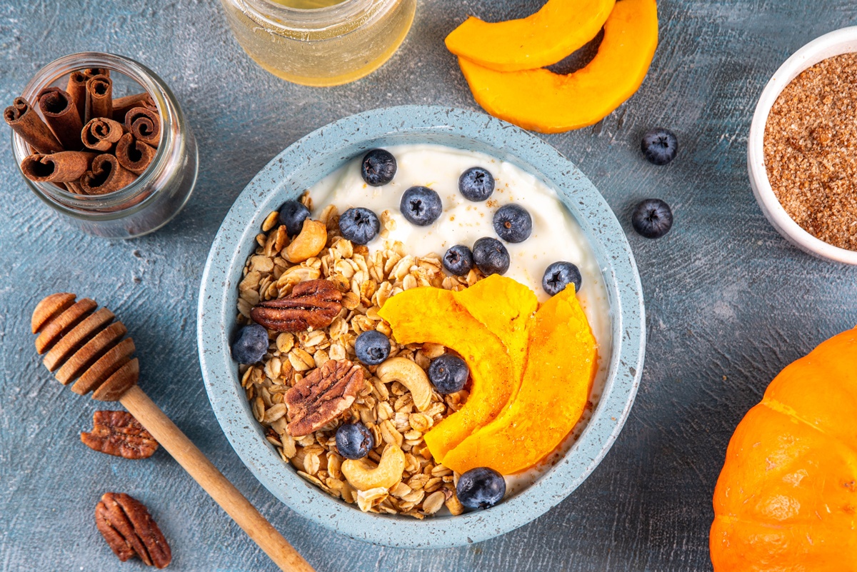 Granola cu iaurt și dovleac copt